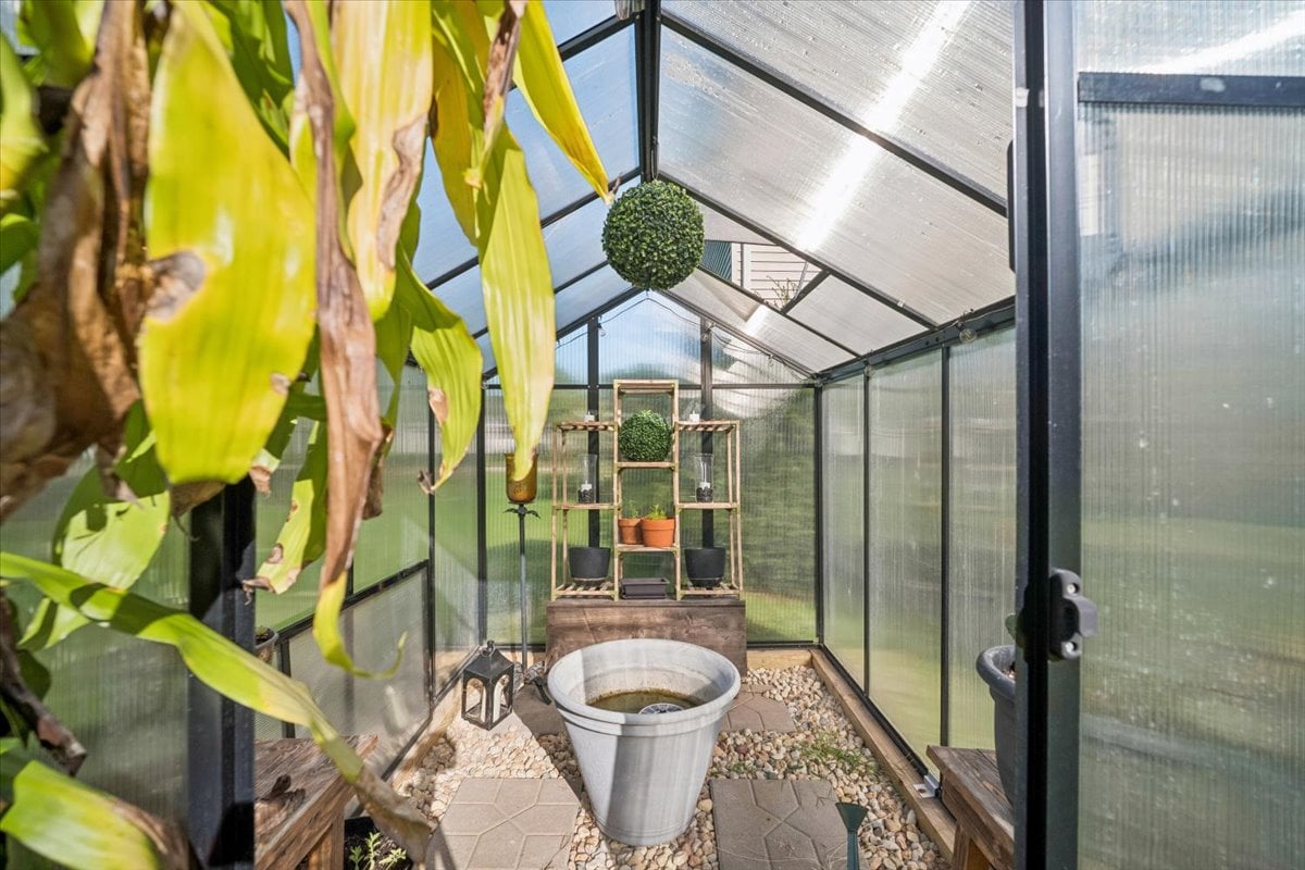 Stunning McHenry Oasis
