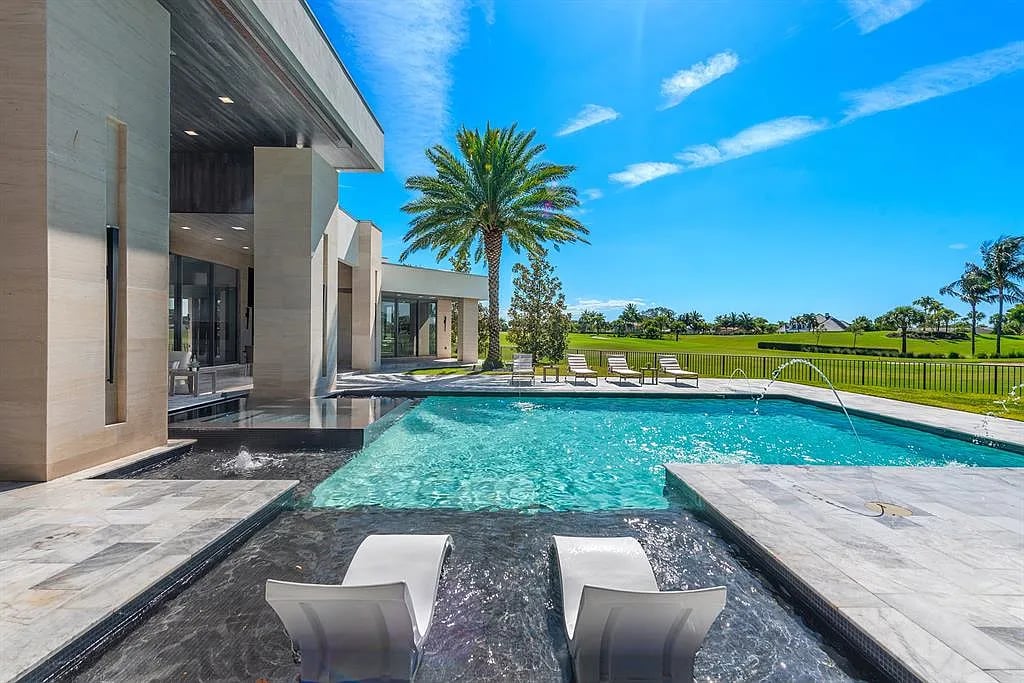 4041 Country Club Ln