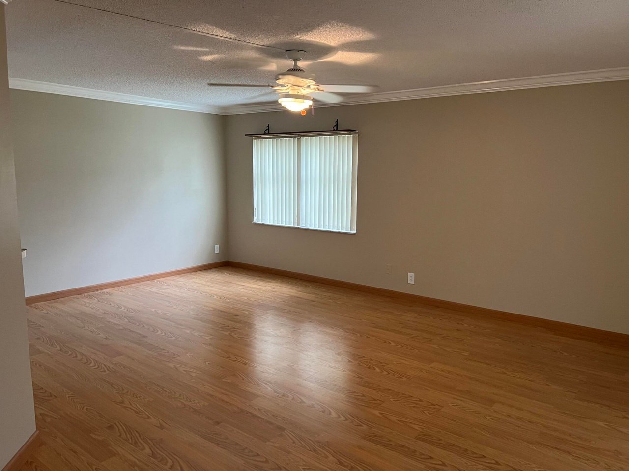 166 Seabreeze Cir