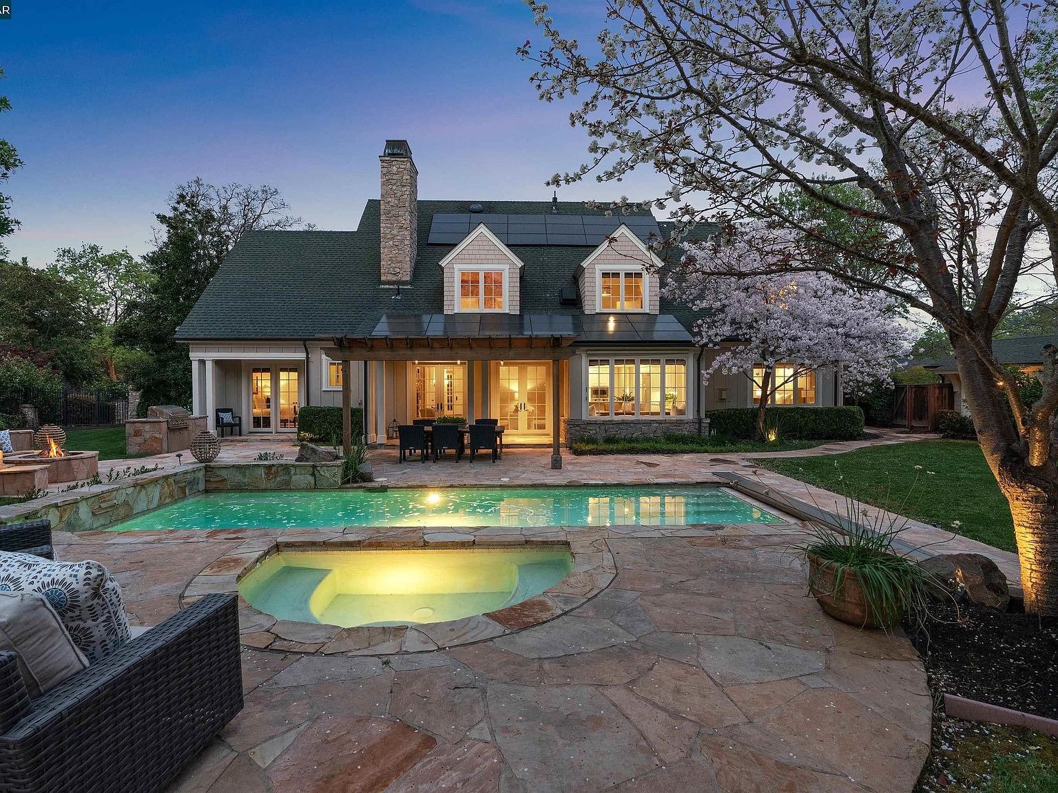 56 Hidden Oaks Dr