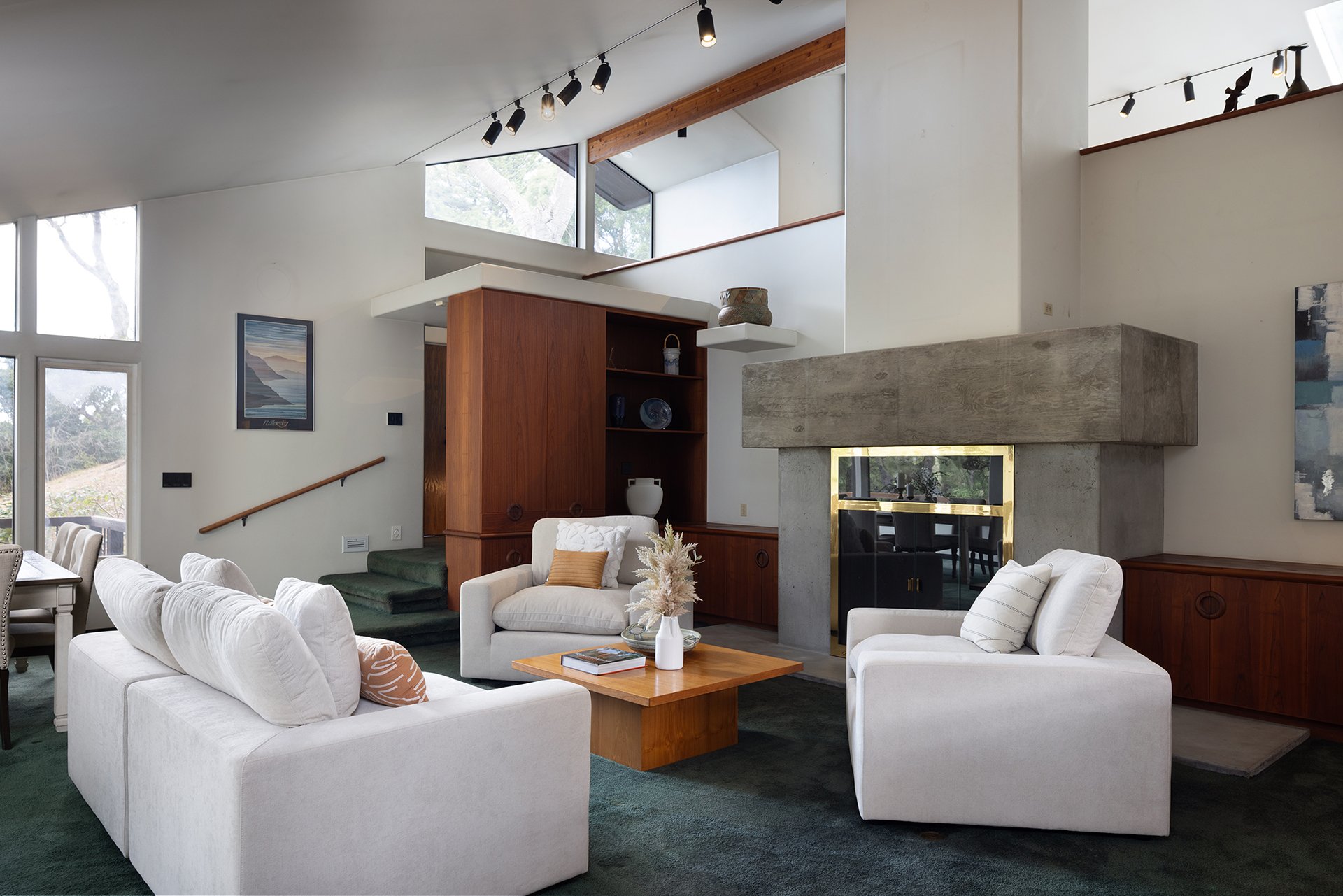 Carmel Bayview Retreat - 571 Viejo Rd