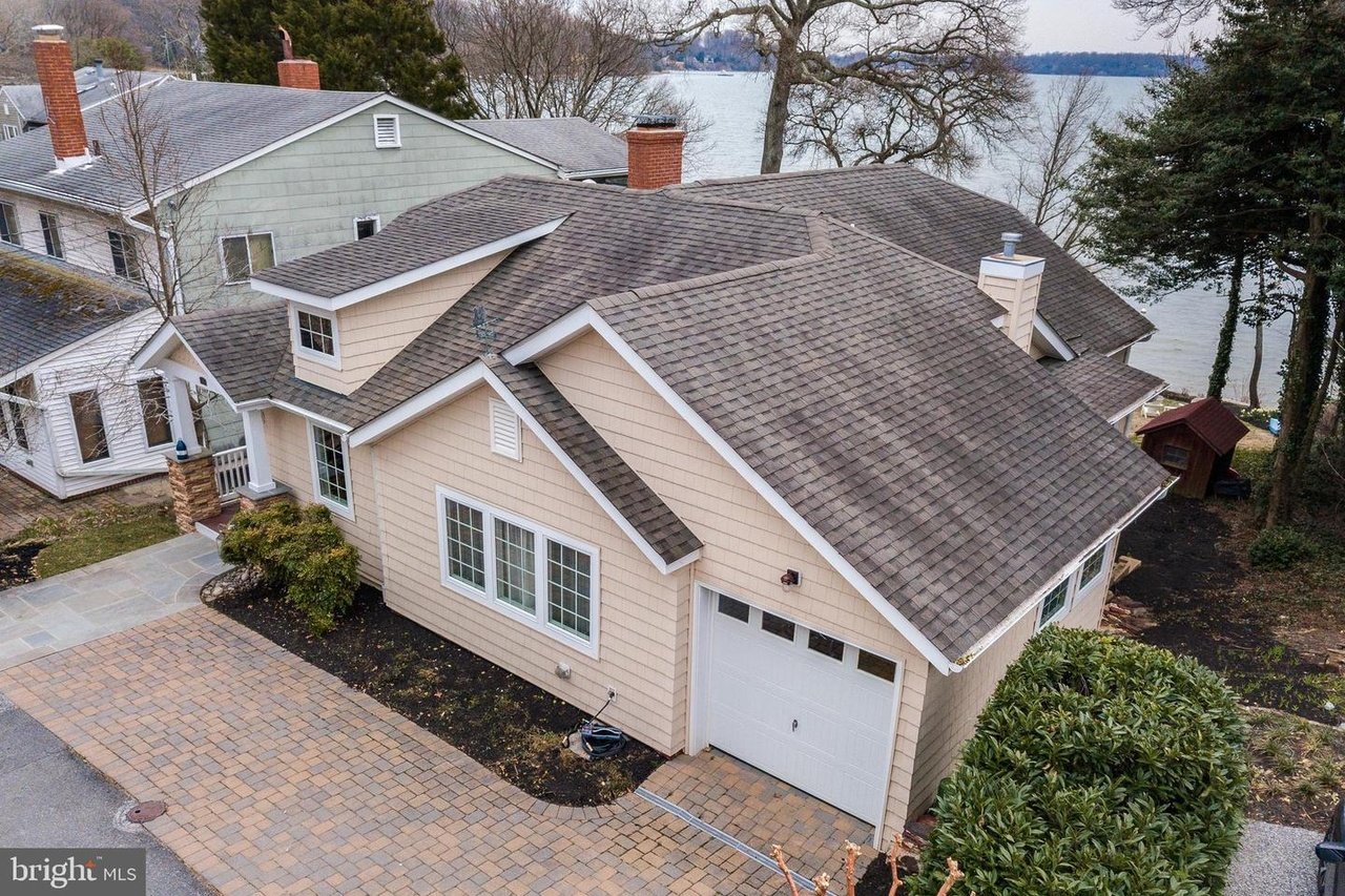 11 Luna Ln