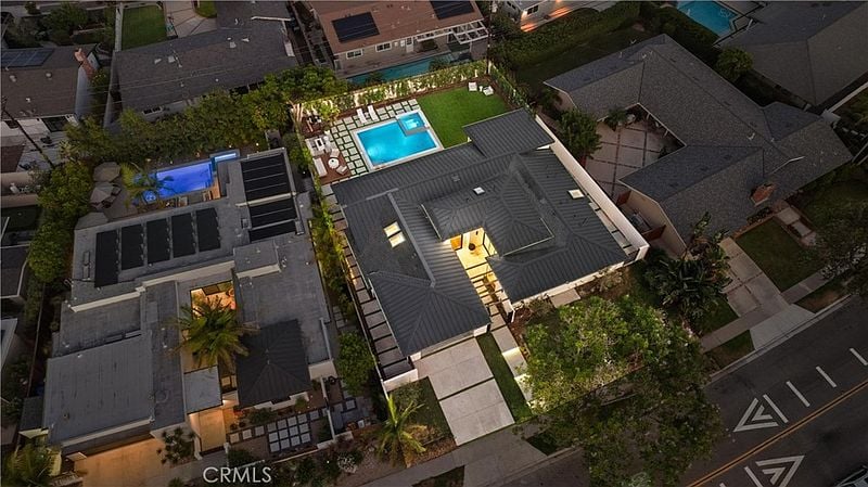 3080 Country Club Dr