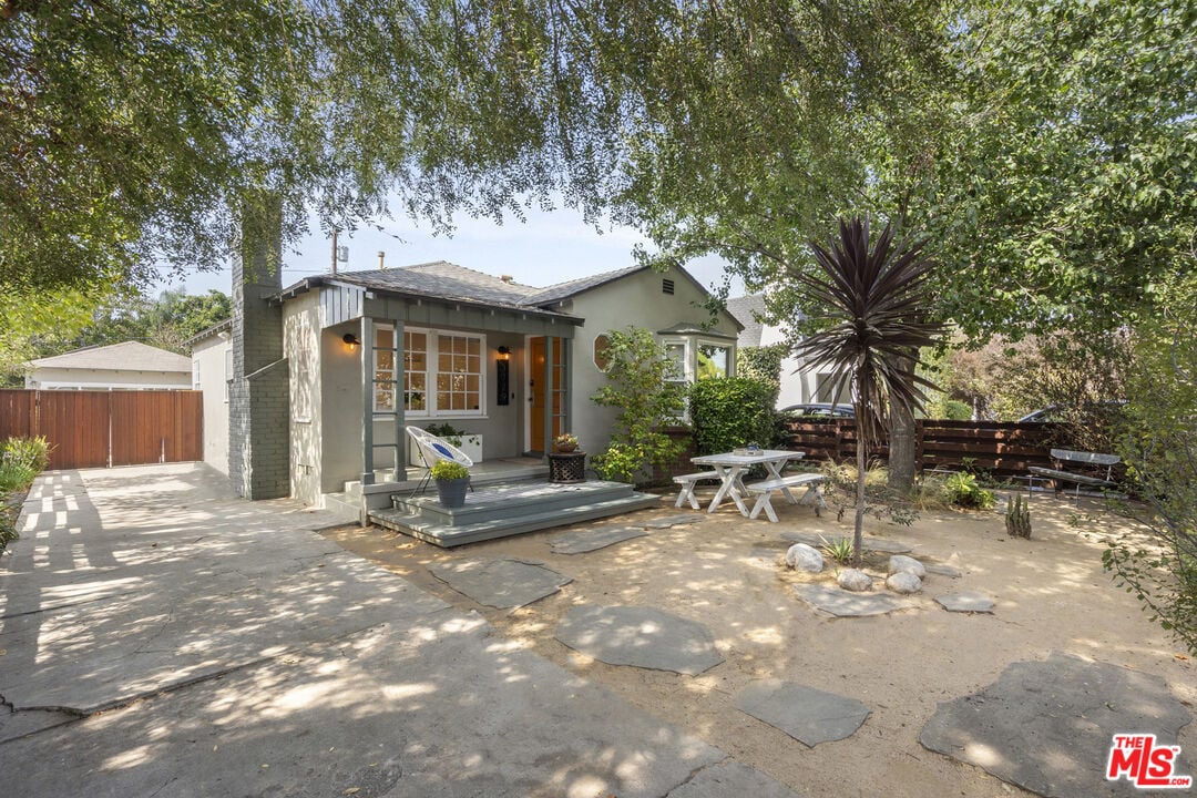 3779 Colonial Ave