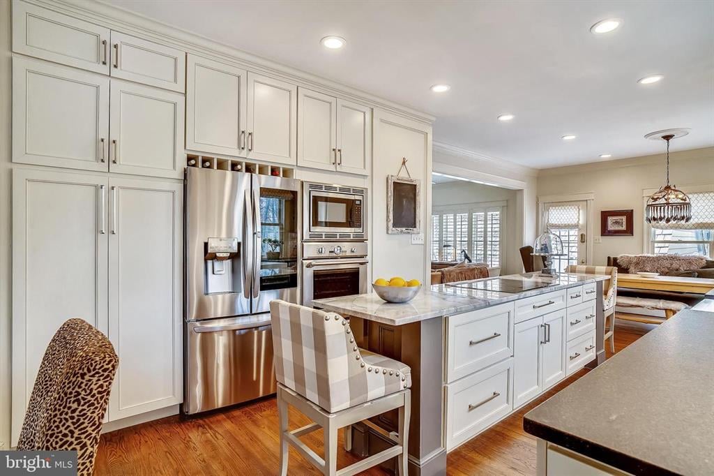  307 Tschiffely Square Rd