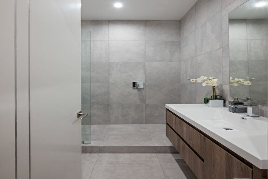 Aurelian Crest, Linda Flora Dr, 90049