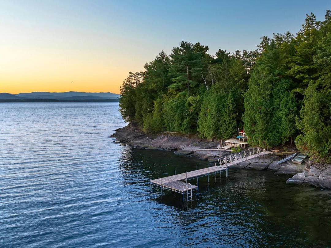 2226 Lake Shore Road