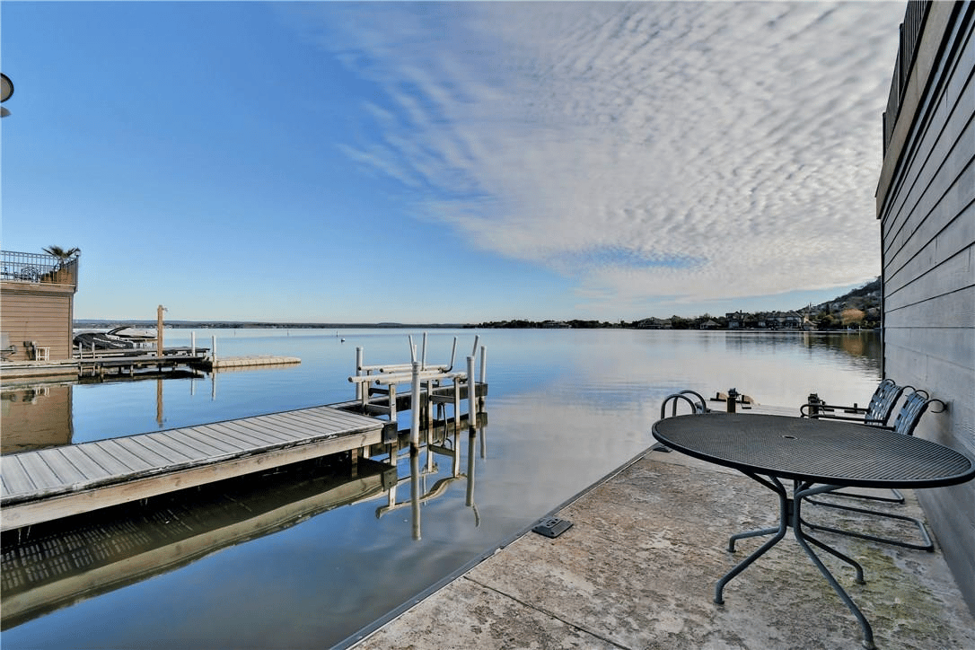 411 North Horseshoe Blvd