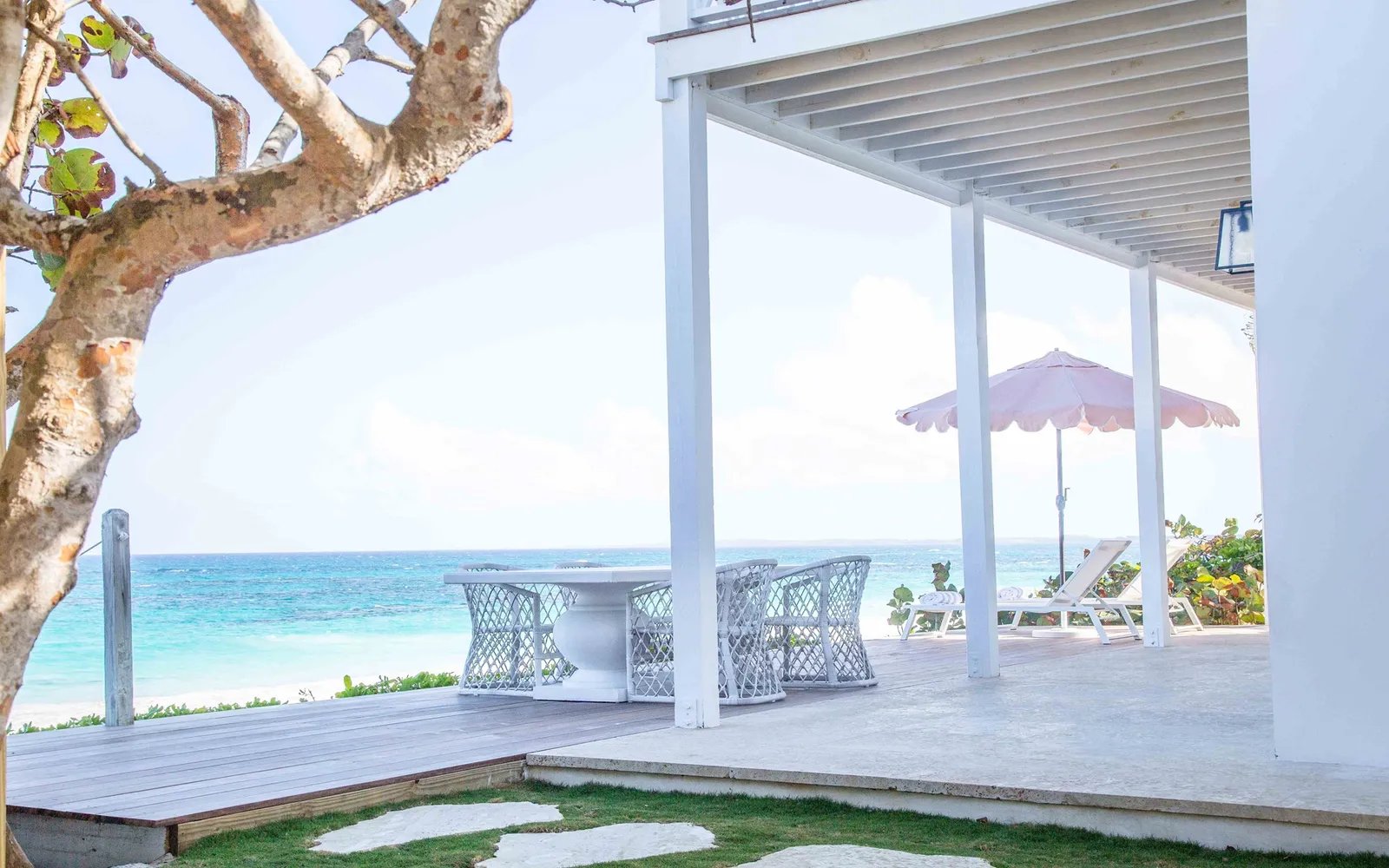 Beautiful Harbour Island Beachfront Villa