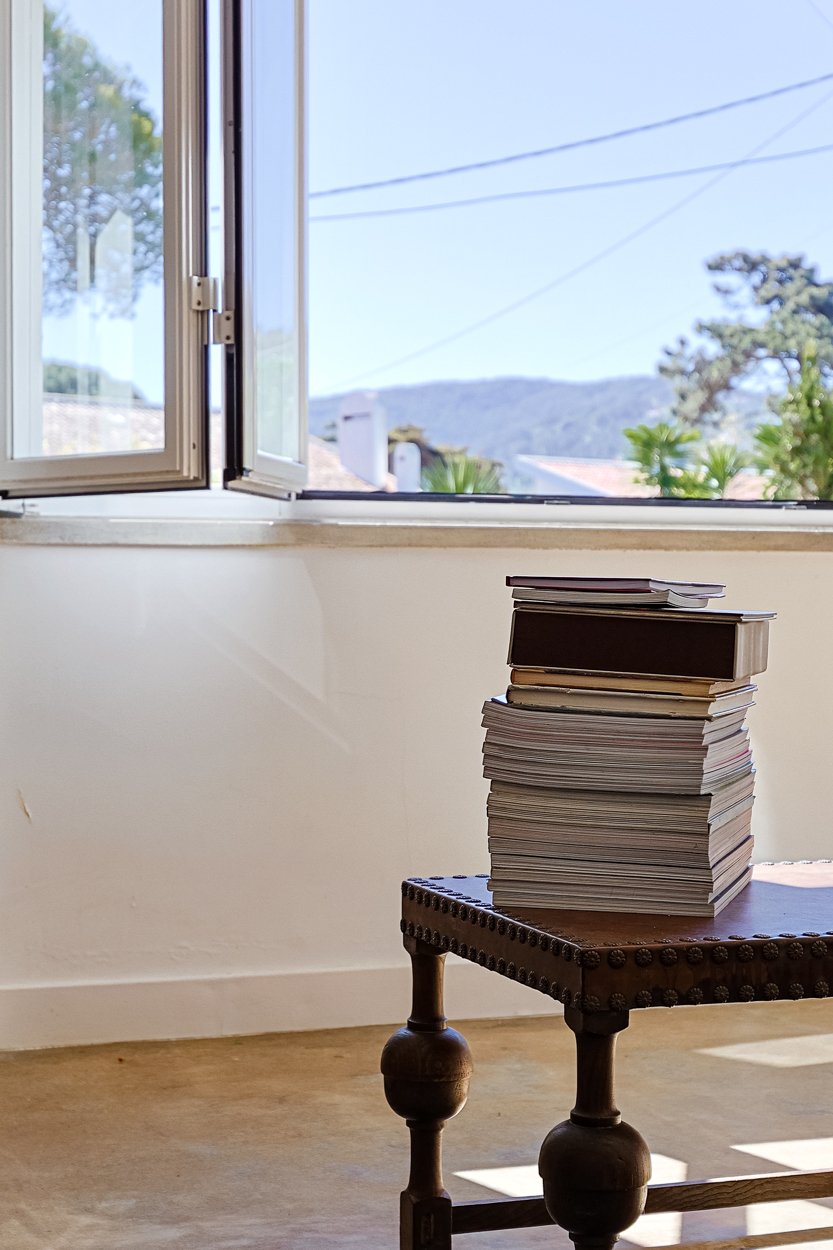 Spacious 5-Bedroom Villa with Expansive Garden Near Sintra in Colares