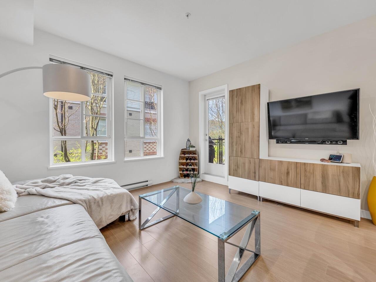 217-618 Como Lake Ave