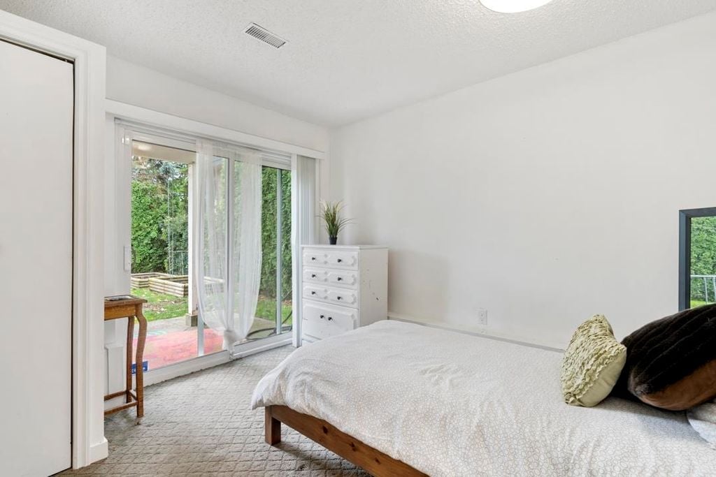 15880 Buena Vista Ave