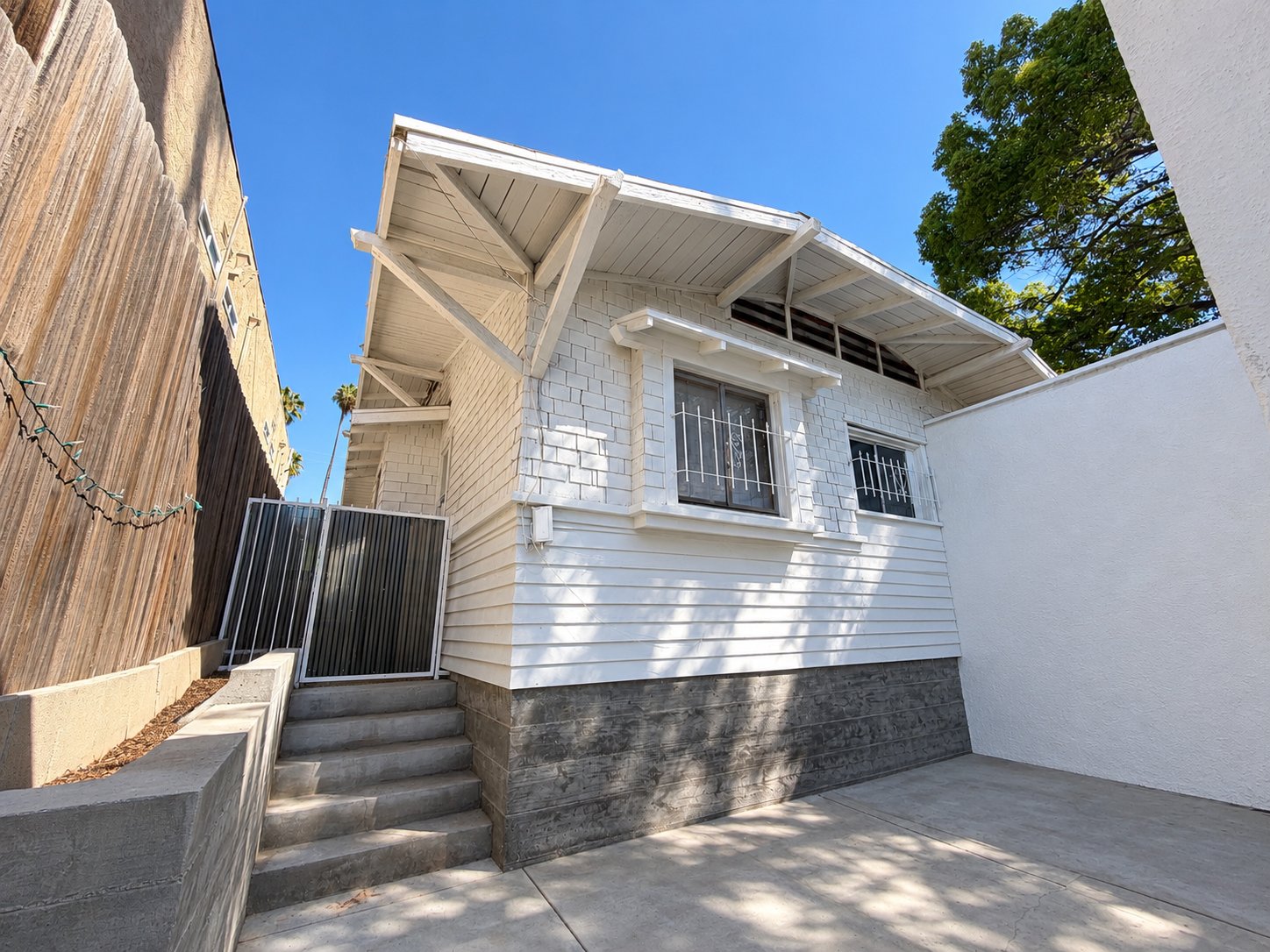 4917 - 4919 York Blvd
