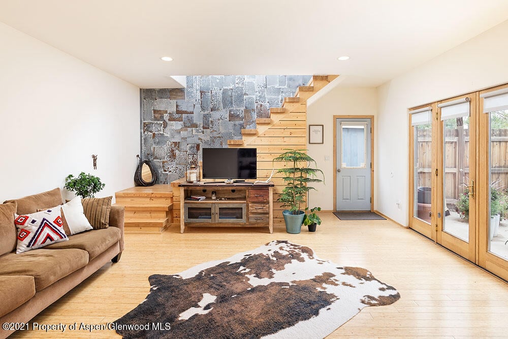 259 1/2 Main St