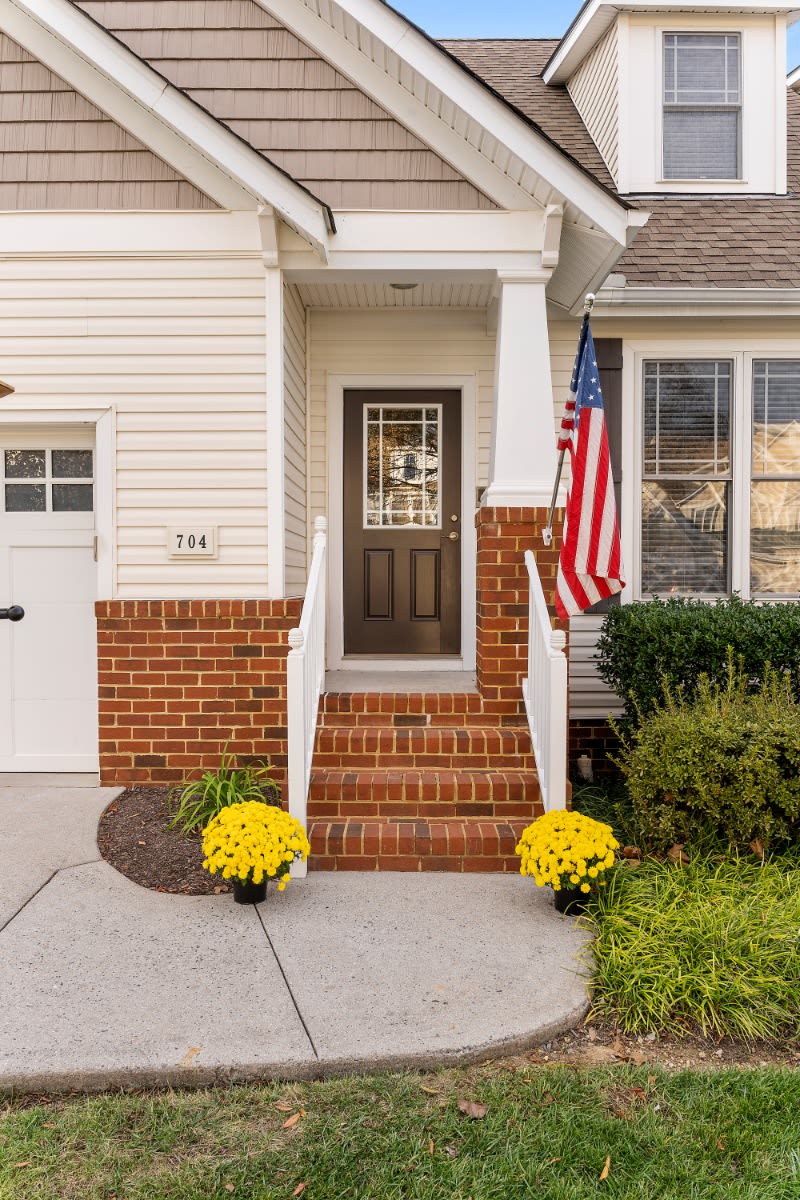 704 Abbey Village Circle