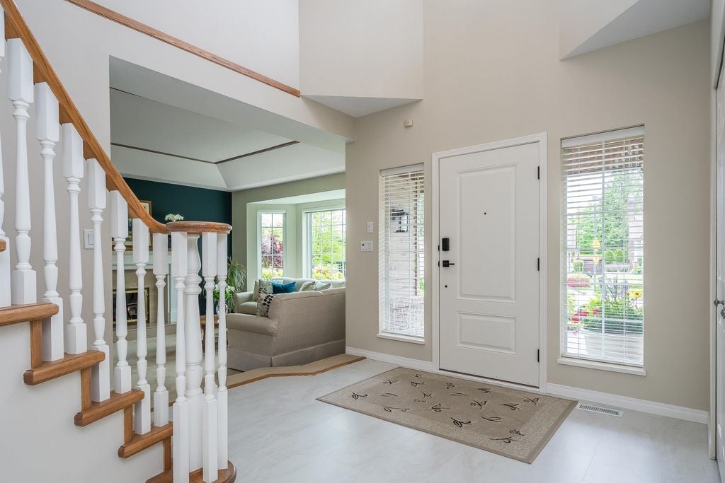 24 Ravine Dr