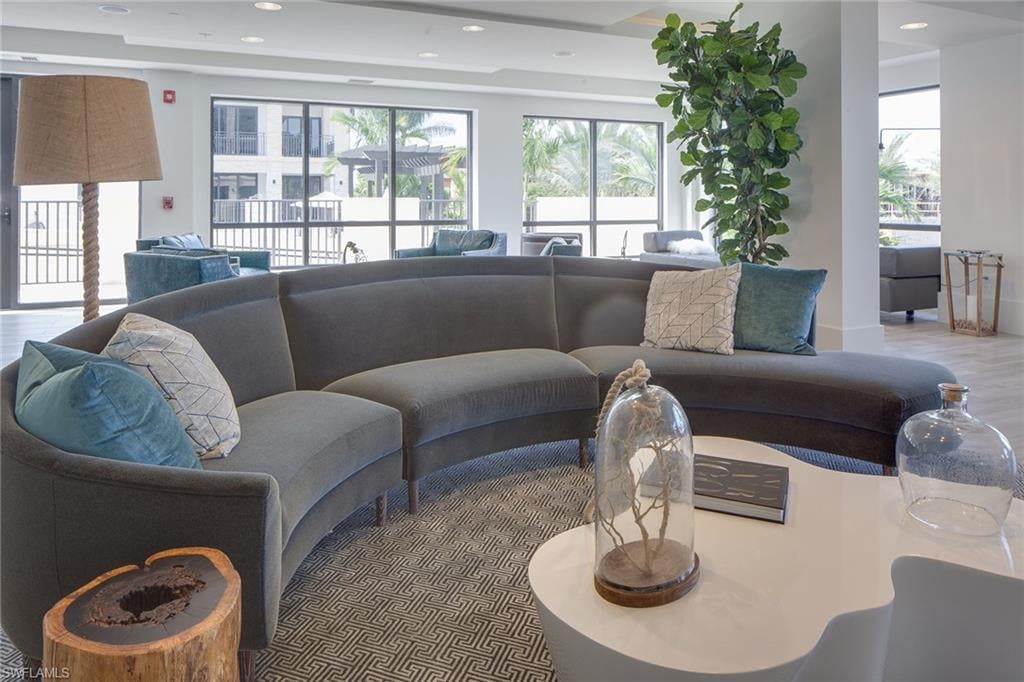 1030 3rd Ave S Unit 516