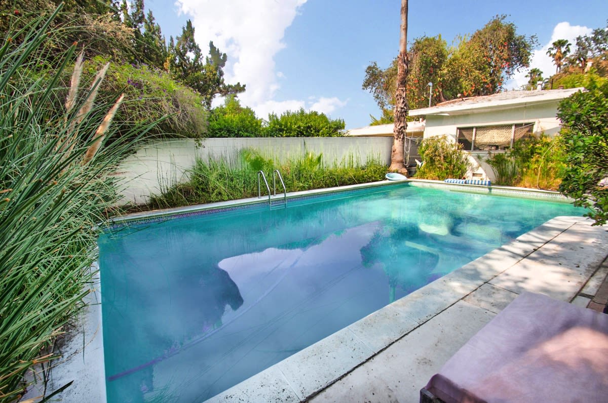 5752 Ranchito Ave Valley Glen, CA