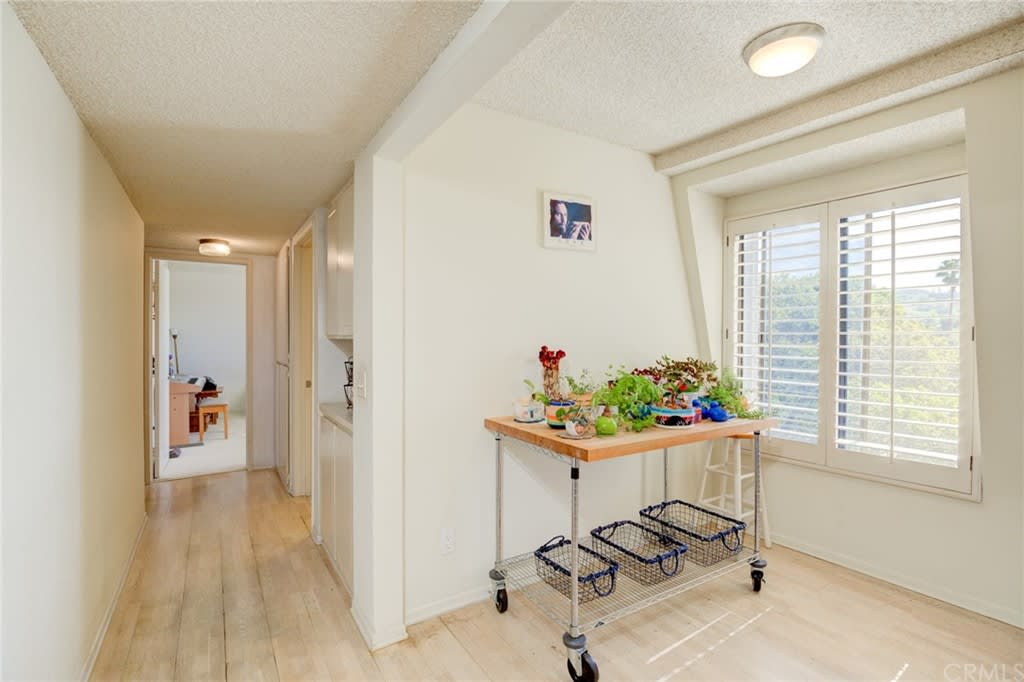 2357 Palos Verdes Drive W Unit: 7