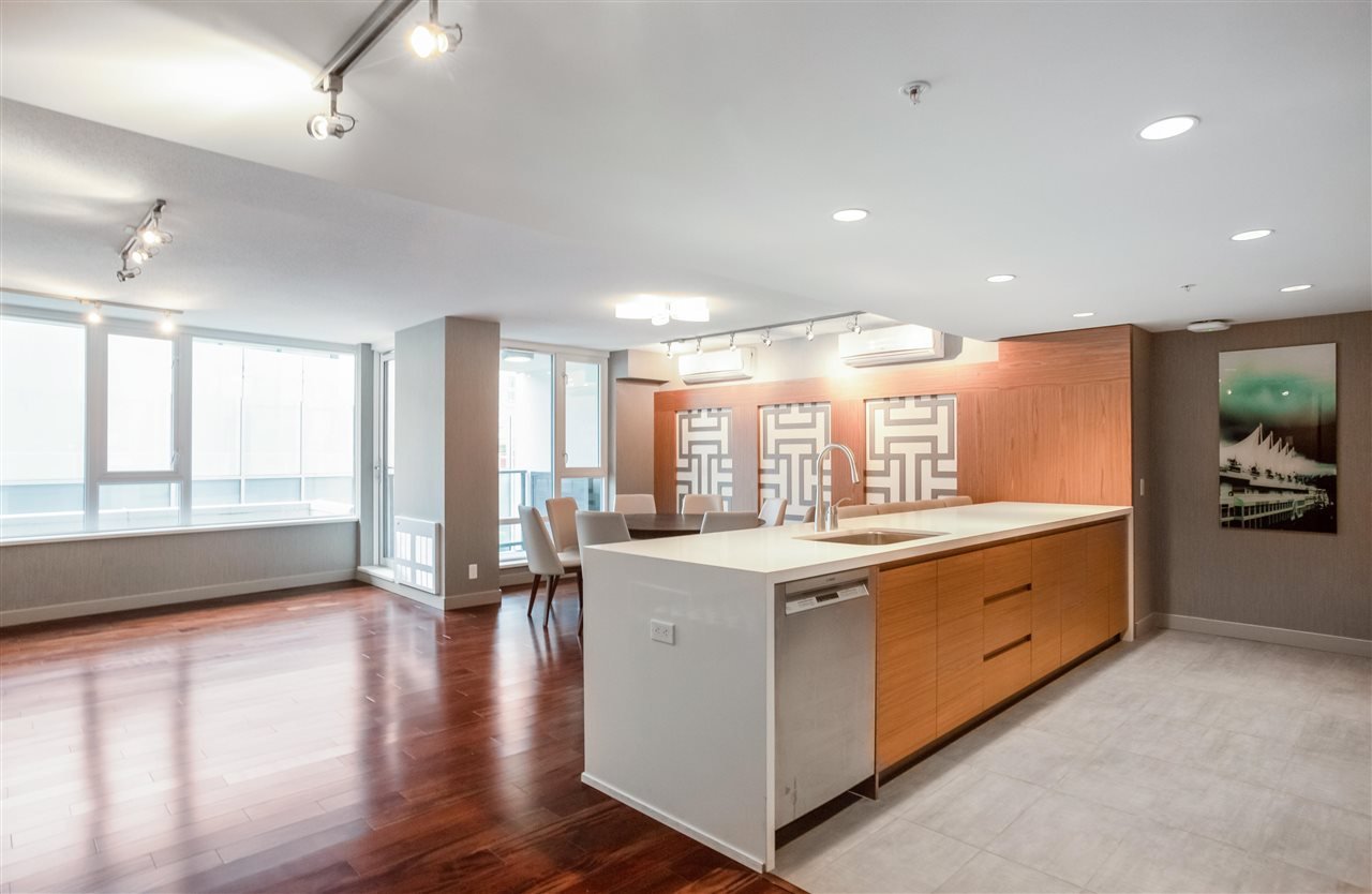 711-7788 Ackroyd Rd