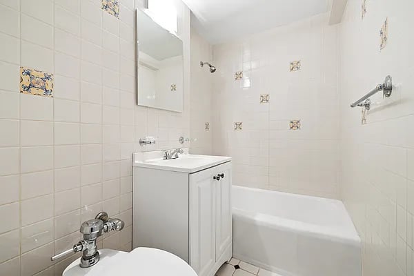 120 East 36th Street #6H