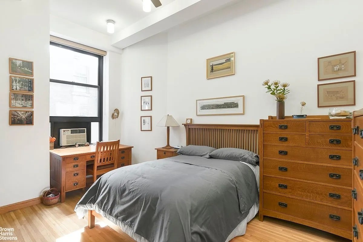 148 W 23rd St #3B