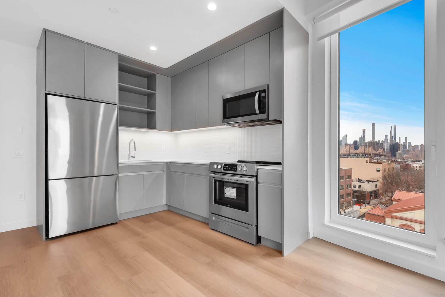 29-17 40th Ave 705