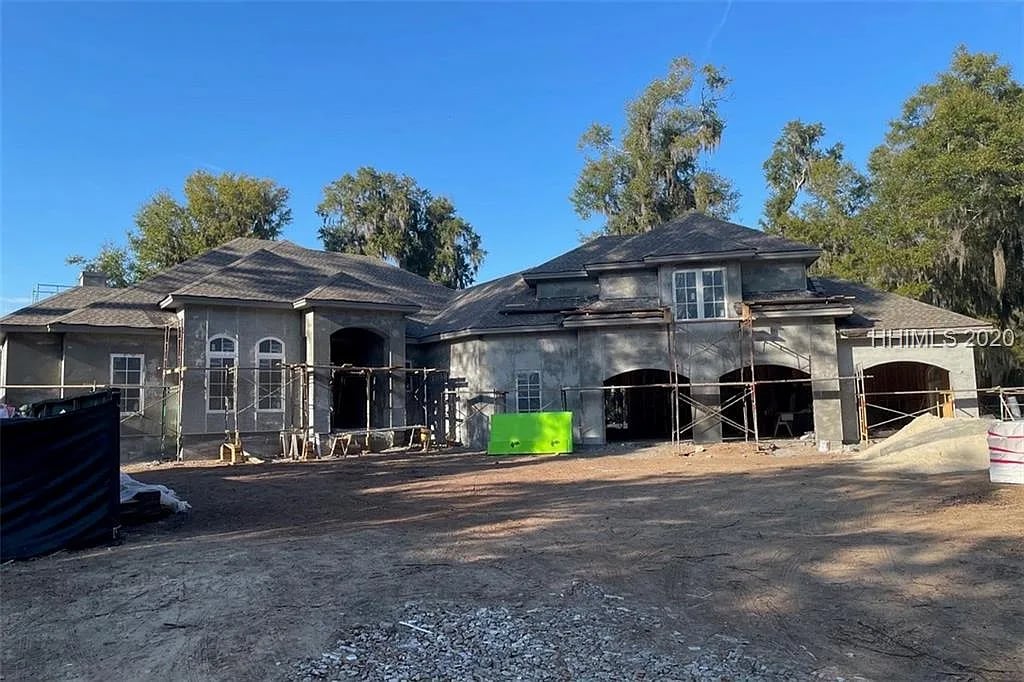 55 Inverness Dr