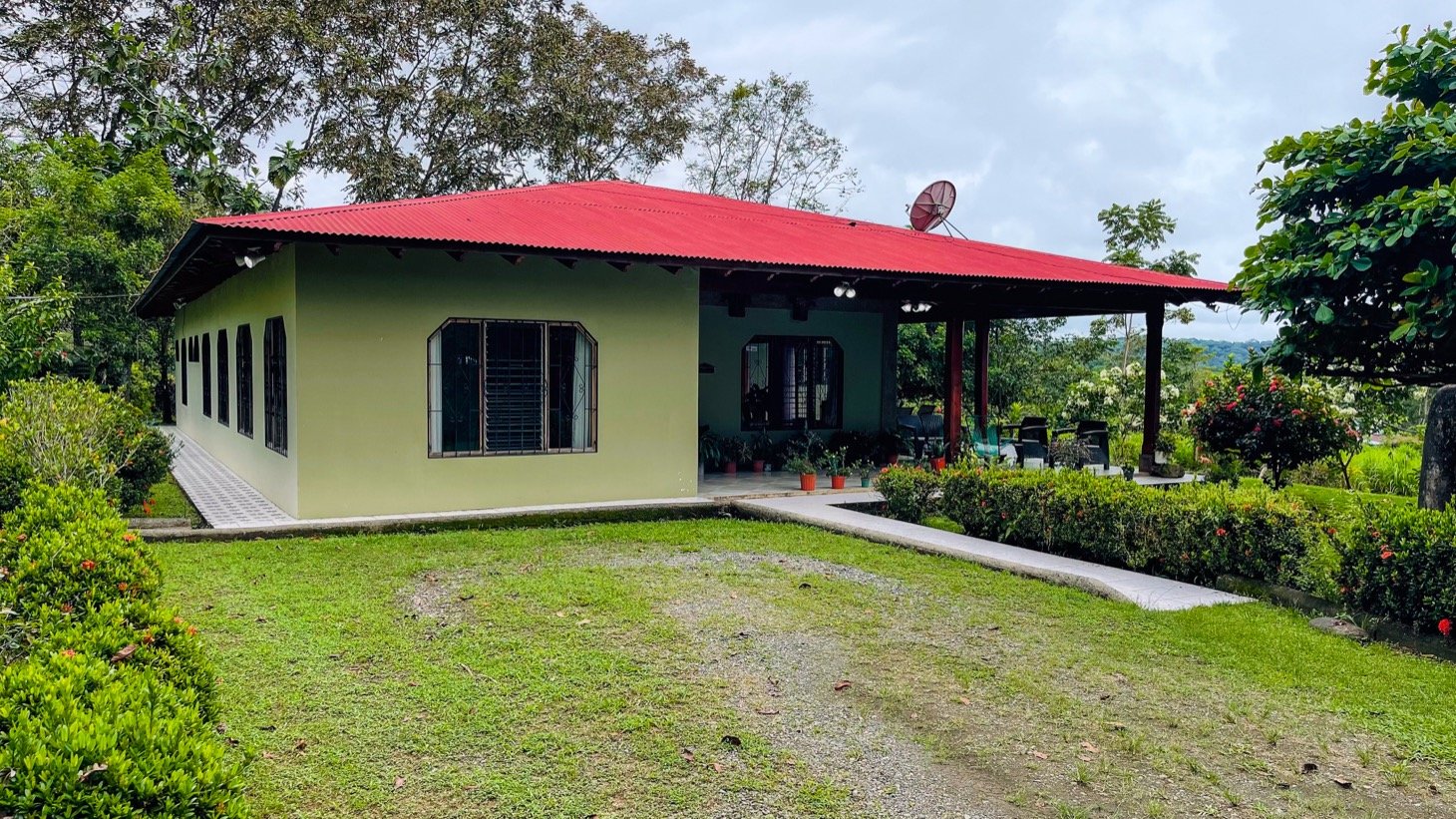 House for Sale in Ojochal, Costa Rica – Traditional Charm on 2.75 Acres