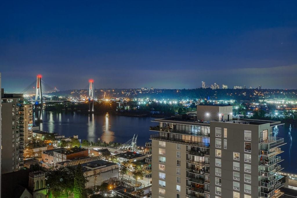610 Victoria St, #2102