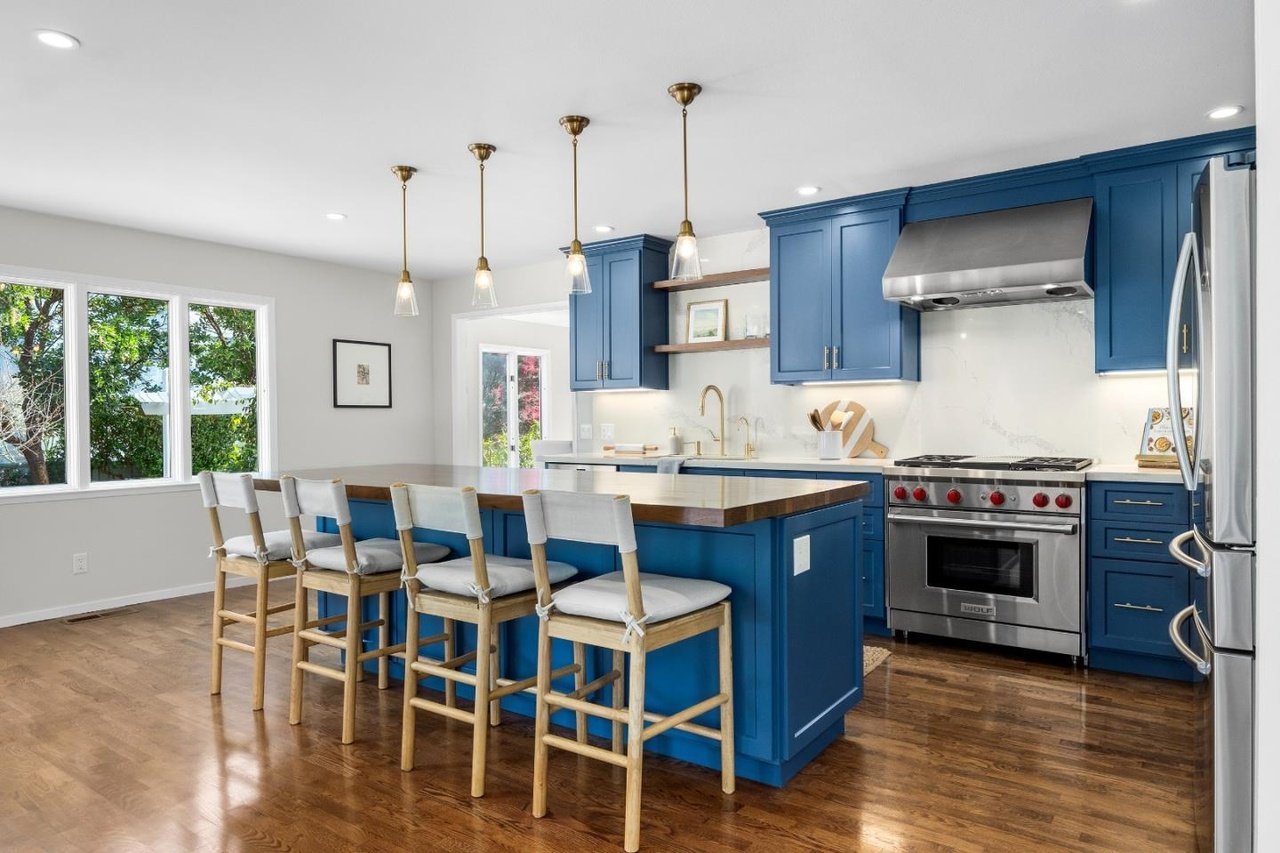 204 Ravenswood Ct