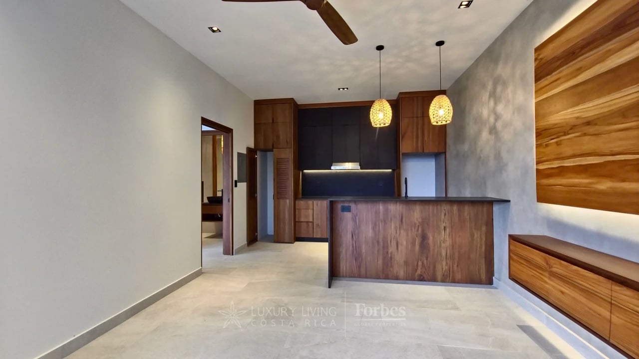 21094N - Luxury Ocean-View Villa in Costa Verde - The Jade Horizon