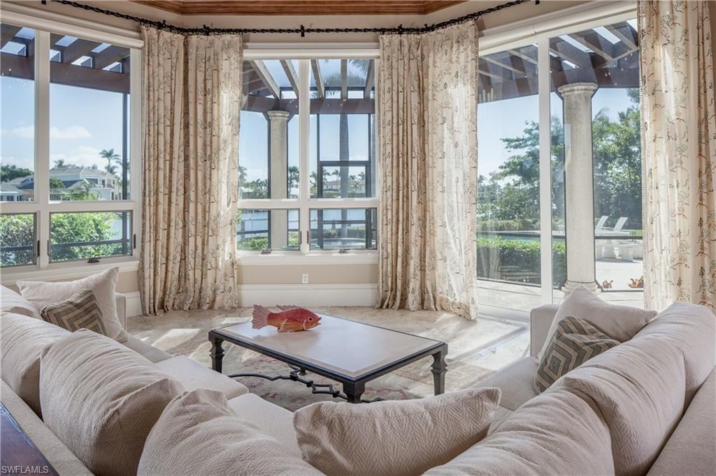 3415 Fort Charles Dr