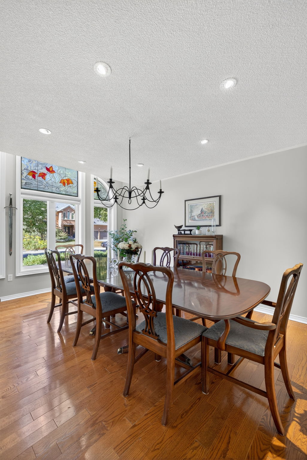 6 Falling Leaf Crt, Aurora