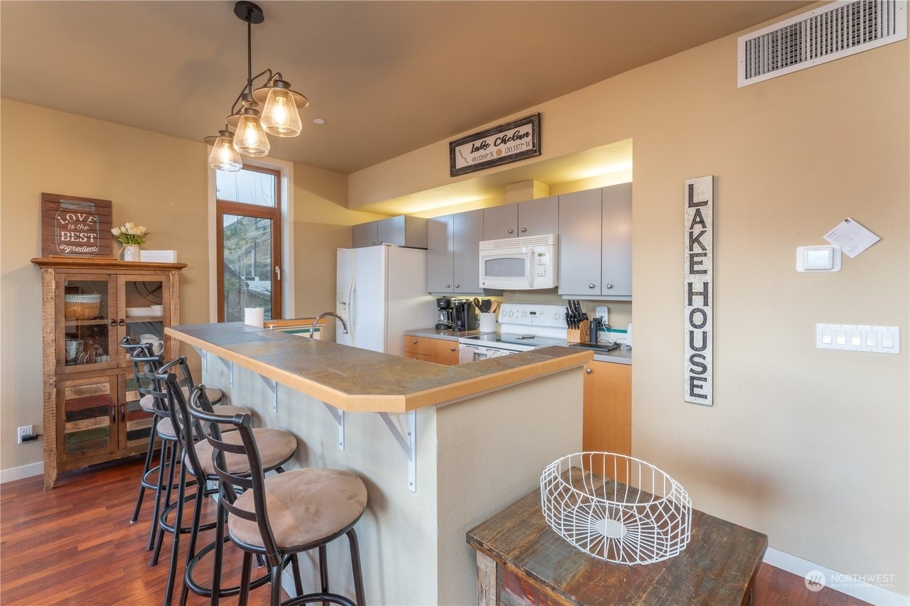 2220 W Woodin Ave #212