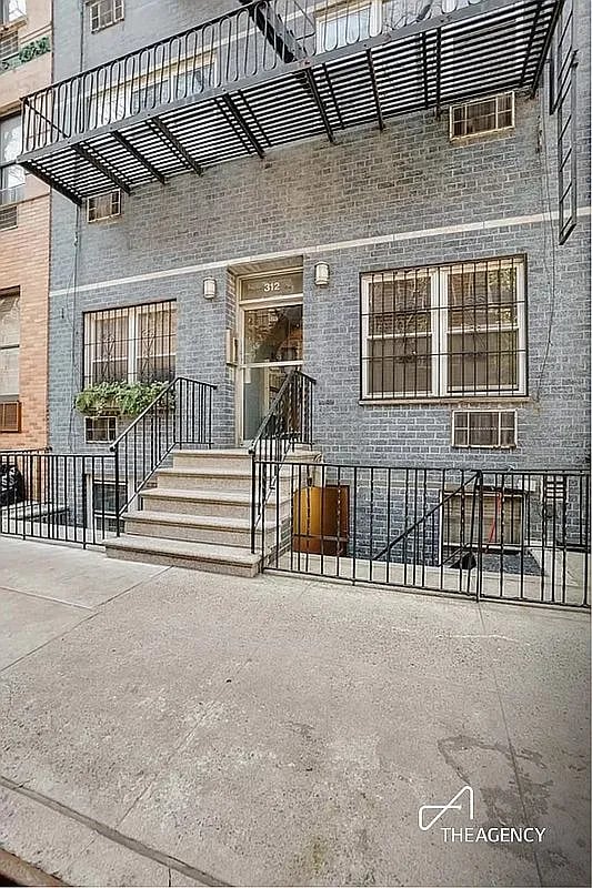 312 E 89th St APT 4A