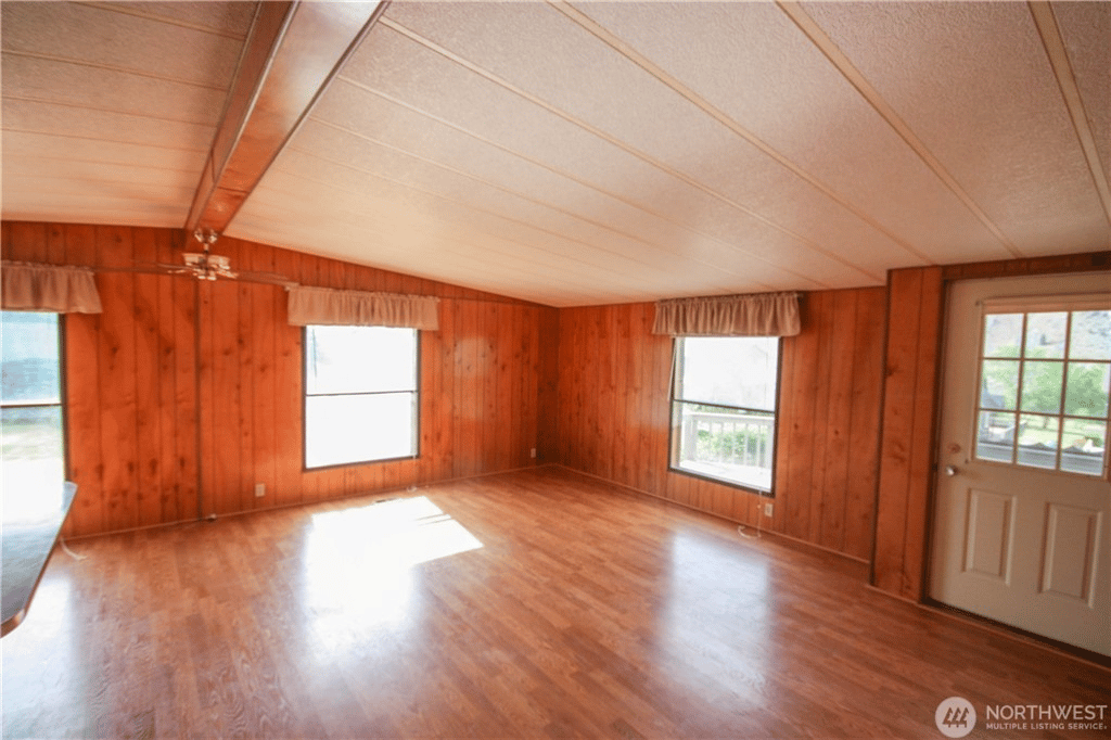 340 W Emerson Dr