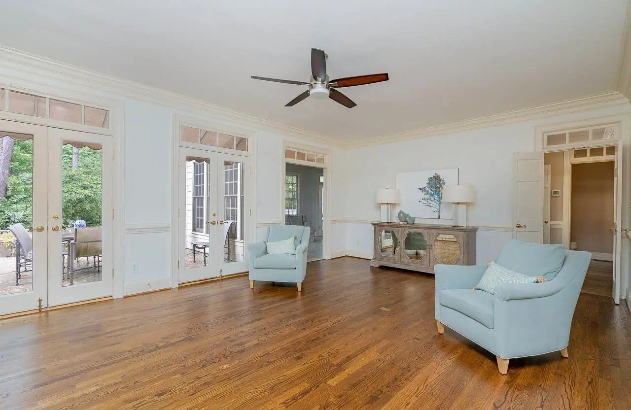 1921 Torrey Pines Pl