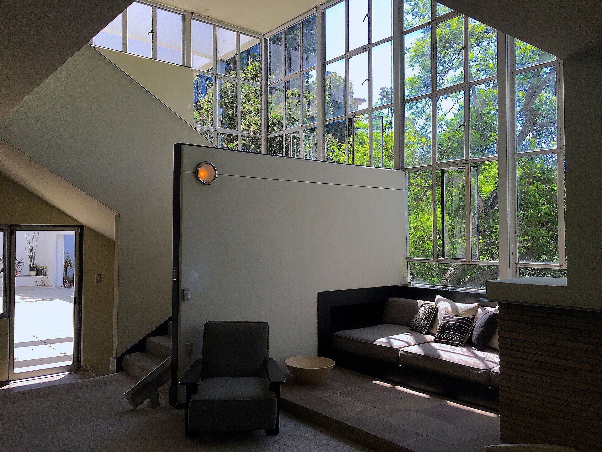 The Lovell Health House in Los Feliz, Los Angeles, designed by Richard Neutra and completed in 1929.