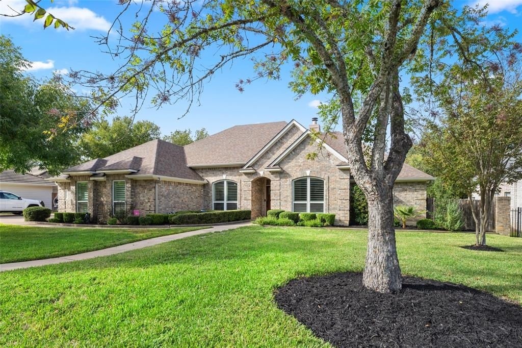 111 White Sands Dr