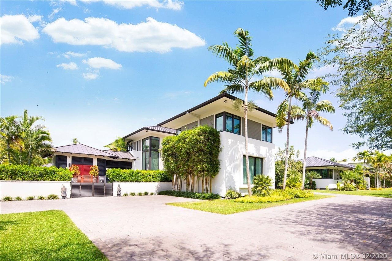 4965/4945 SW 82 St