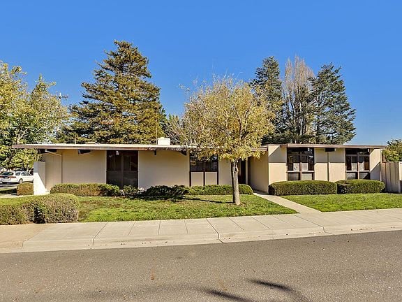 10 French Creek Pl