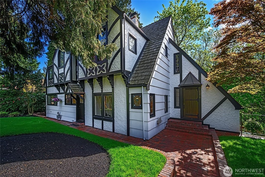 2271 NE 60th Street