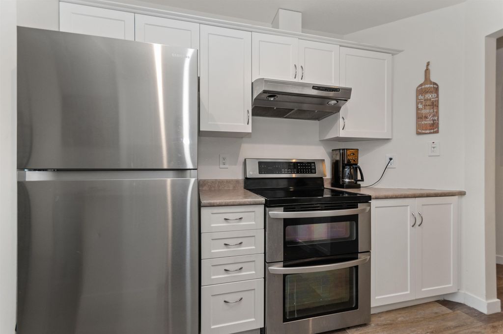 1530 Mackay Crescent, #12