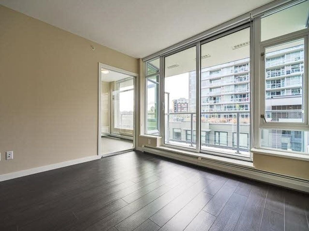 138 W 1st Ave, #407