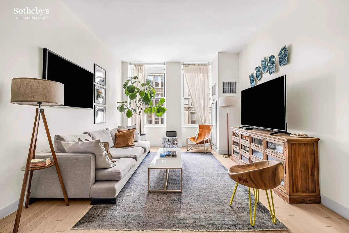 60 W 20th St #4D
