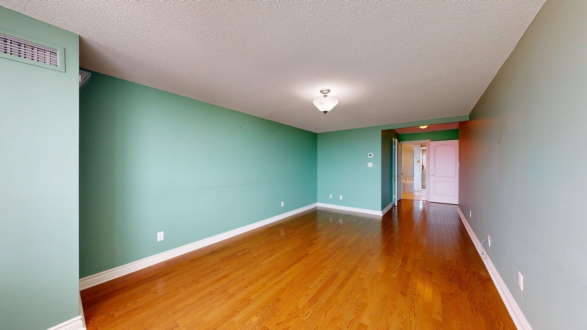 850 Steeles Avenue W Unit: 709