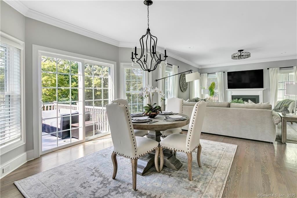 6 Moorefield Farms Rd, Trumbull