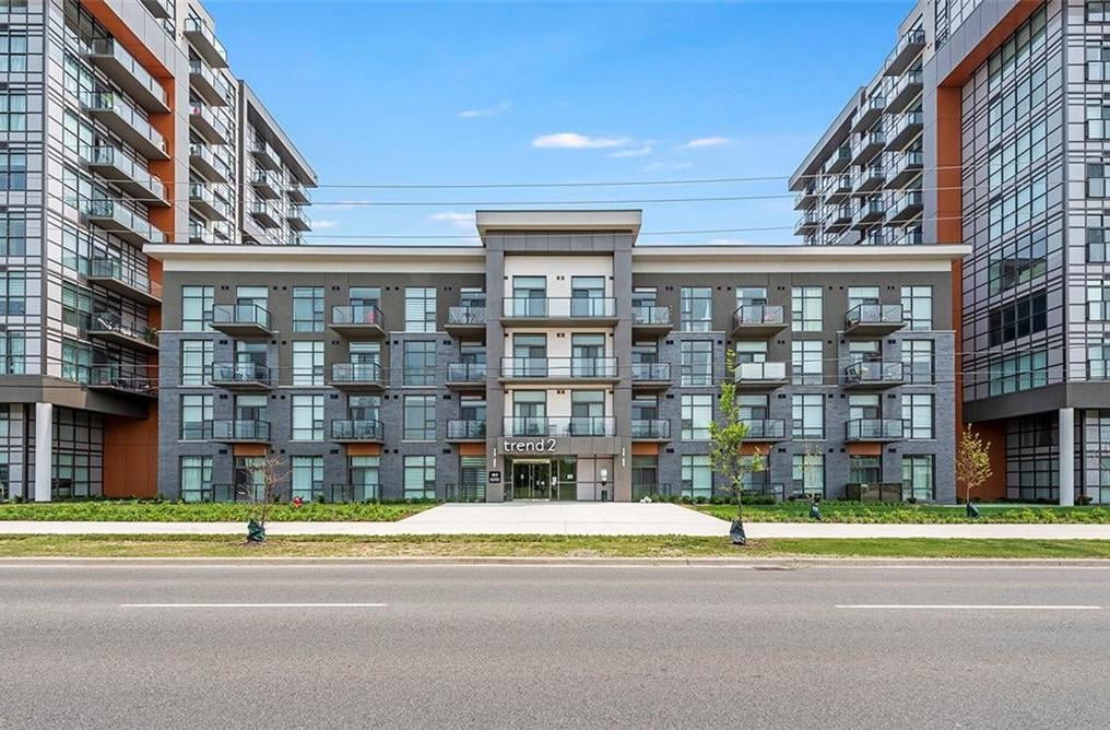 1 bedroom + Den in thriving Waterdown Community!