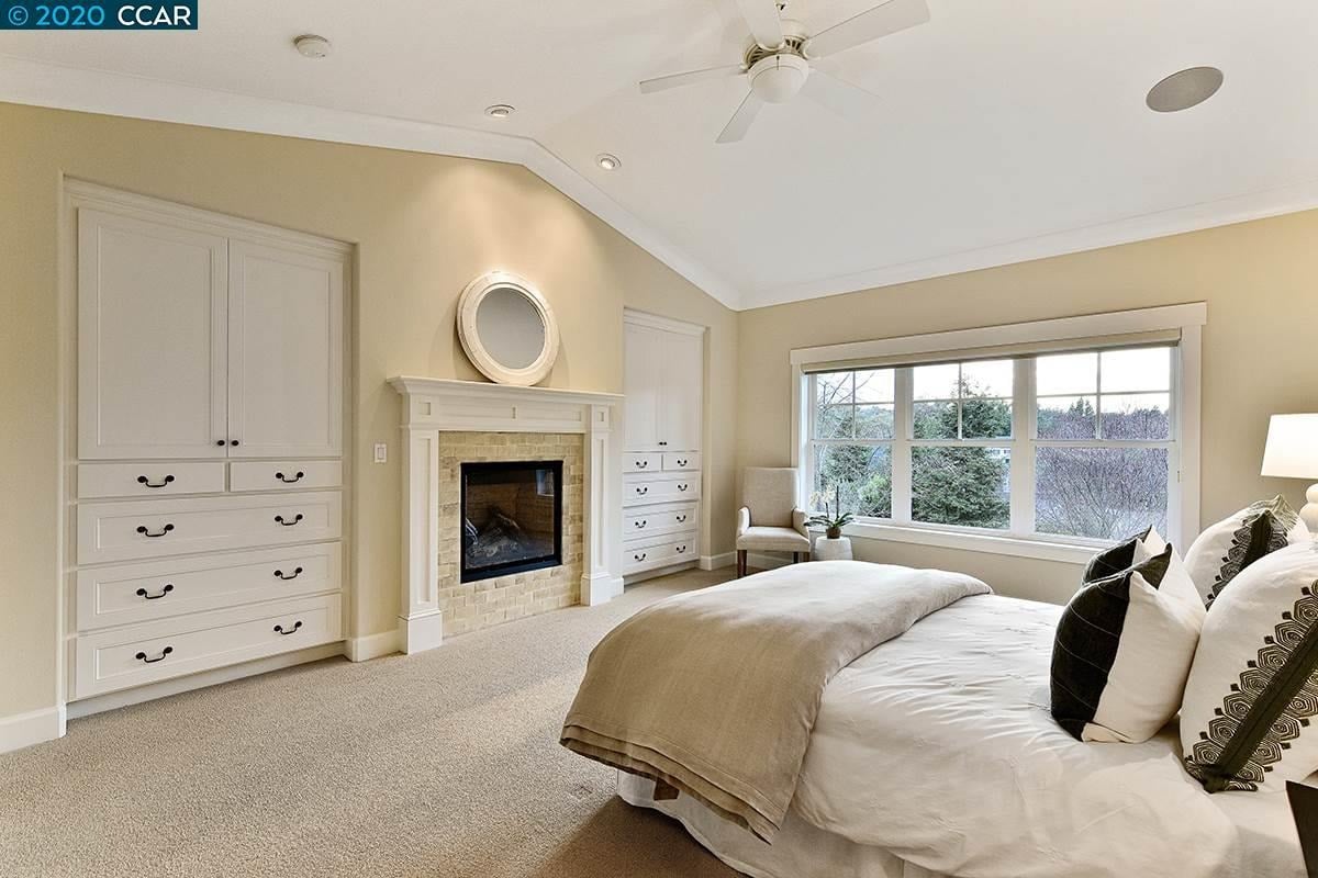 2880 Kinney Dr
